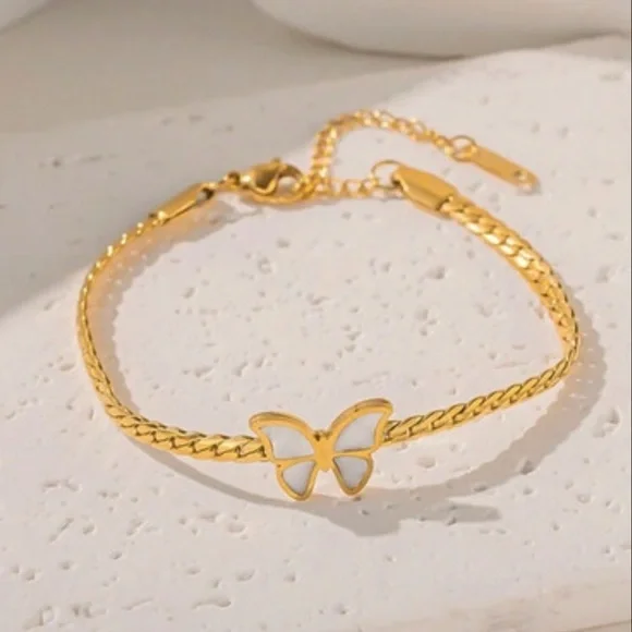 Fashion Jewelry Gold and White Butterfly Necklace Set NWT - Picture 4 of 9